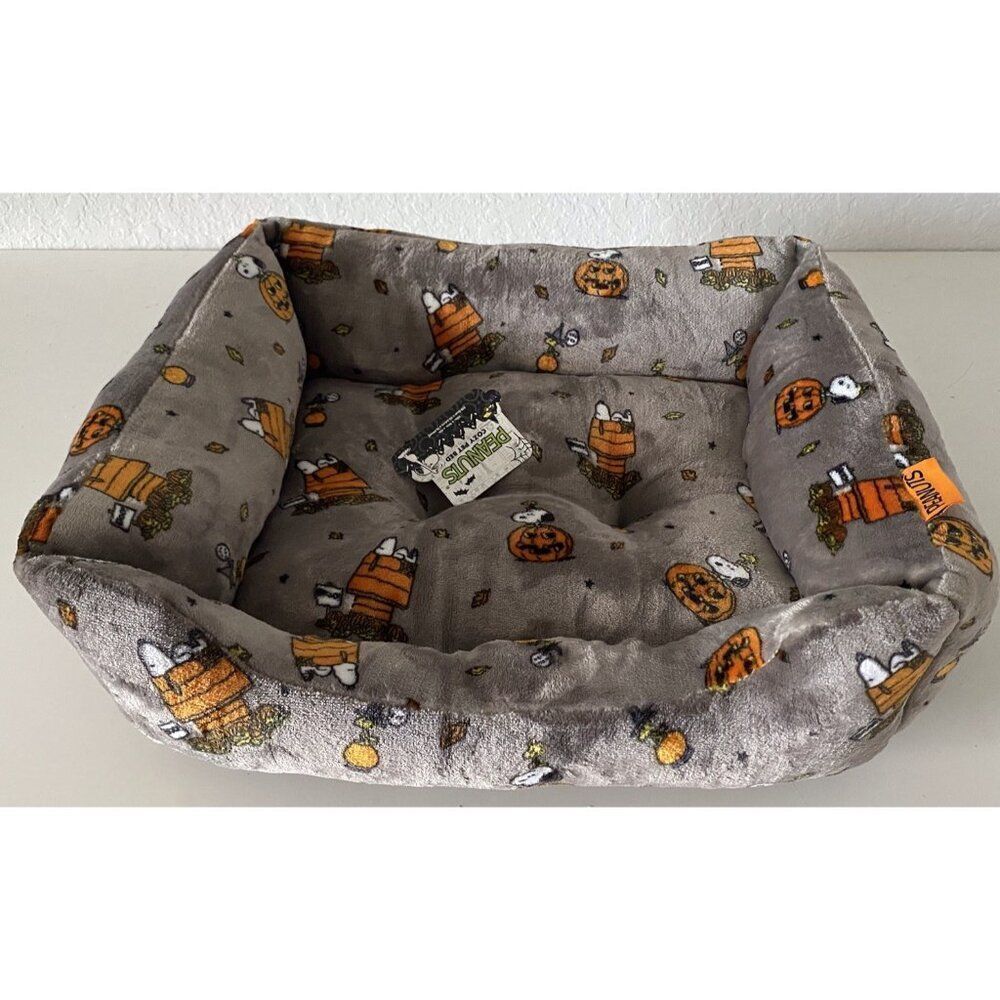Peanuts Snoopy Small Dog Pet Cozy Cuddler Bed Halloween Pumpkin Fall Woodstock